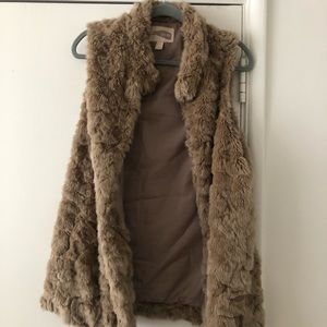 Adorable faux fur vest with pockets - long length